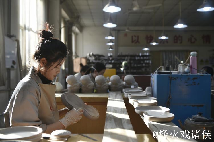 河北曲阳:定瓷窑火焕新机 河北曲阳:定瓷窑火焕新机